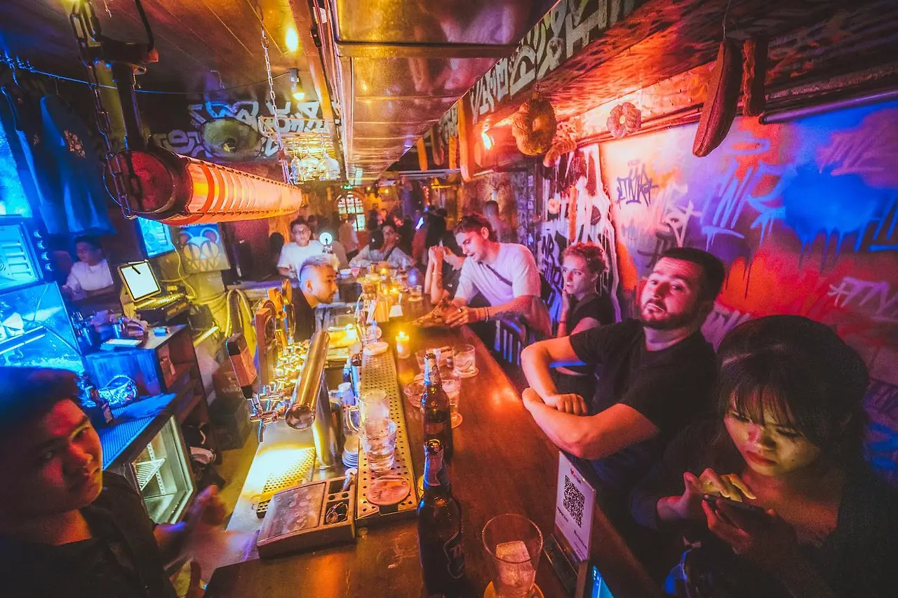 401695006_862892288847519_8740138803439457341_n.jpg?_nc_cat=107&ccb=1-7&_nc_sid=18de74&_nc_ohc=BesrnXXCUEkAX9e73R3&_nc_ht=scontent-iad3-1.cdninstagram.com&edm=ABbrh9MEAAAA&oh=00_AfC7EqQhhpqWOZrzdlxcObtkPnoQN_QnKL8ZralD676LRA&oe=65FB21F4