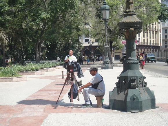 99B2F83359F7F8DA1D5DEE