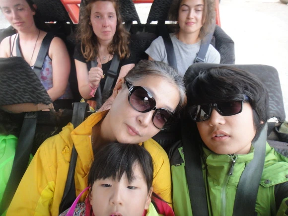 9962093359FB42AD0BEB95