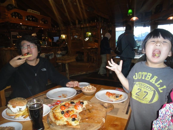 99748E3359F5F99A0F1AF4