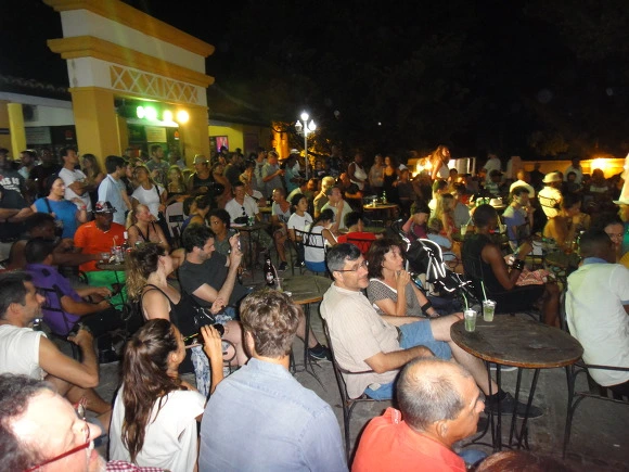 993F203359F74062301975