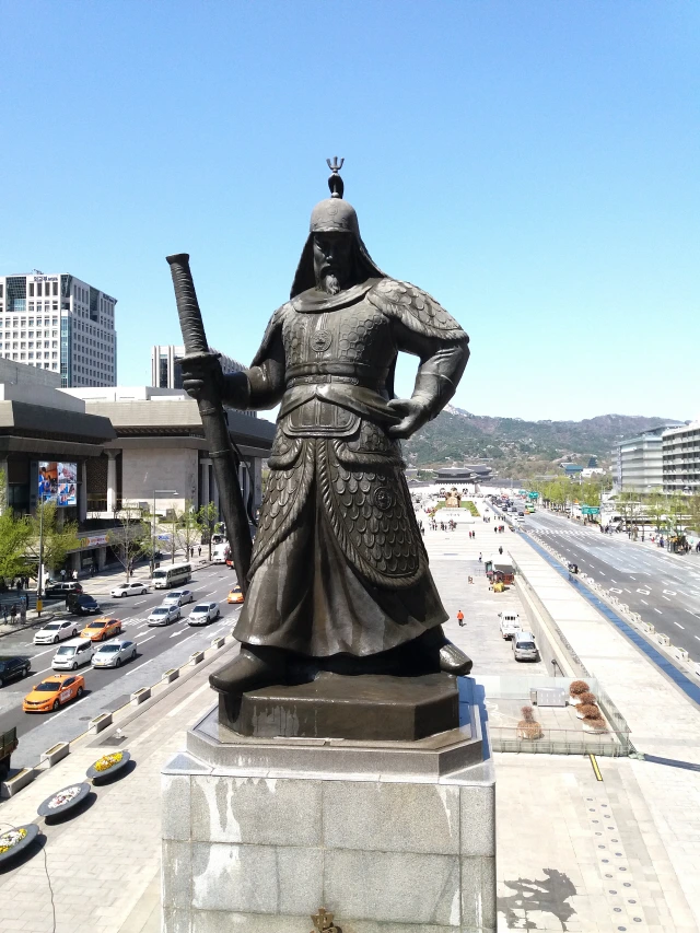 %EC%9D%B4%EC%88%9C%EC%8B%A0_%EB%8F%99%EC%83%81.jpg?type=w773