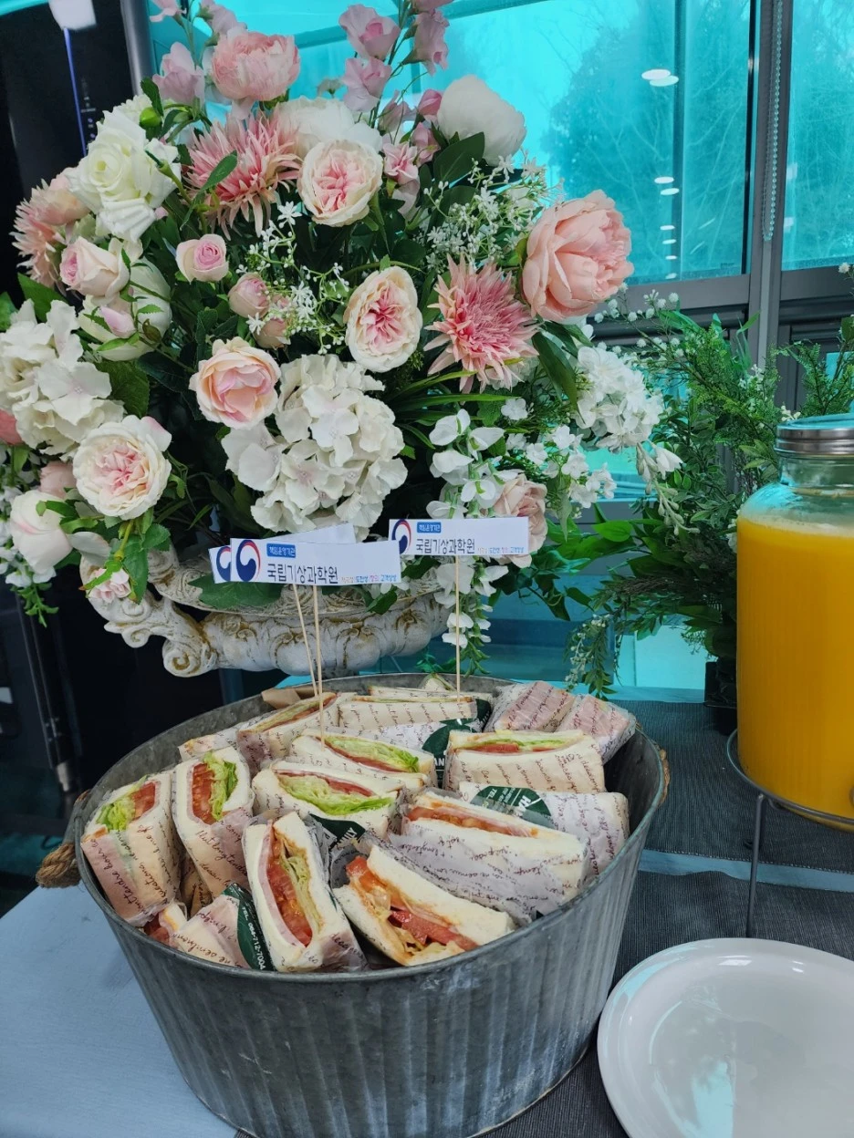 zxzx_(2).jpg?type=w1