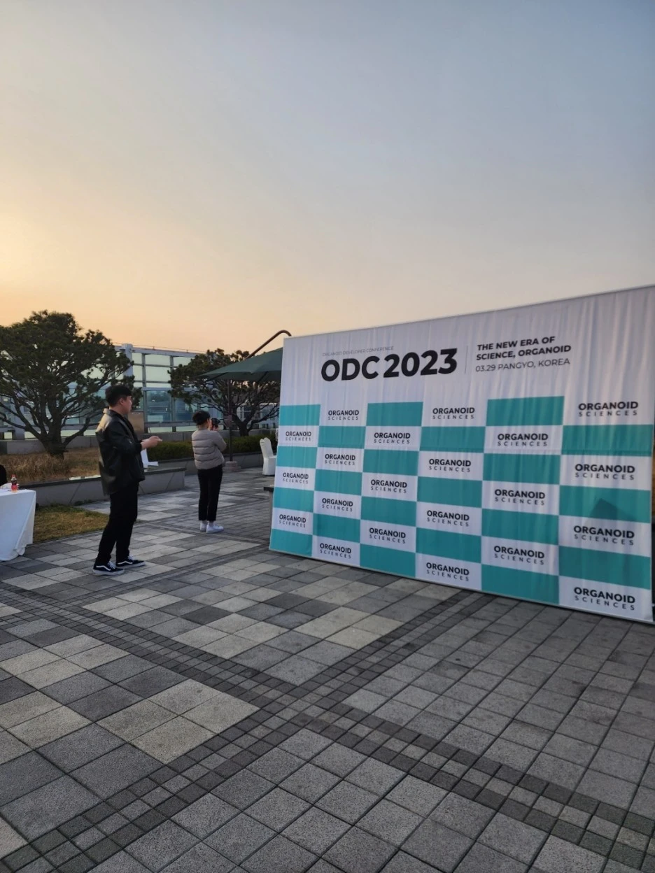 zxzxzx_(2).jpg?type=w1