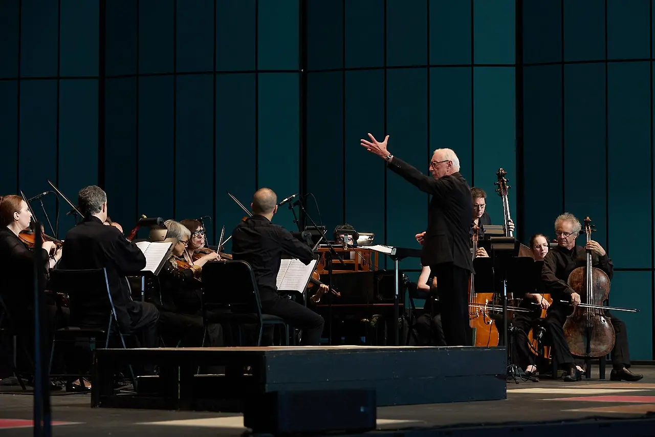 image?url=https%3A%2F%2Fmedias.arts-florissants.org%2Fsites%2Fdefault%2Ffiles%2Fimported%2F2023-07-partenope-festival-de-lanaudie-re-les-arts-florissants-2023_07_15_4f2a0690_f_med-agence-bigj.jpg&w=3840&q=75