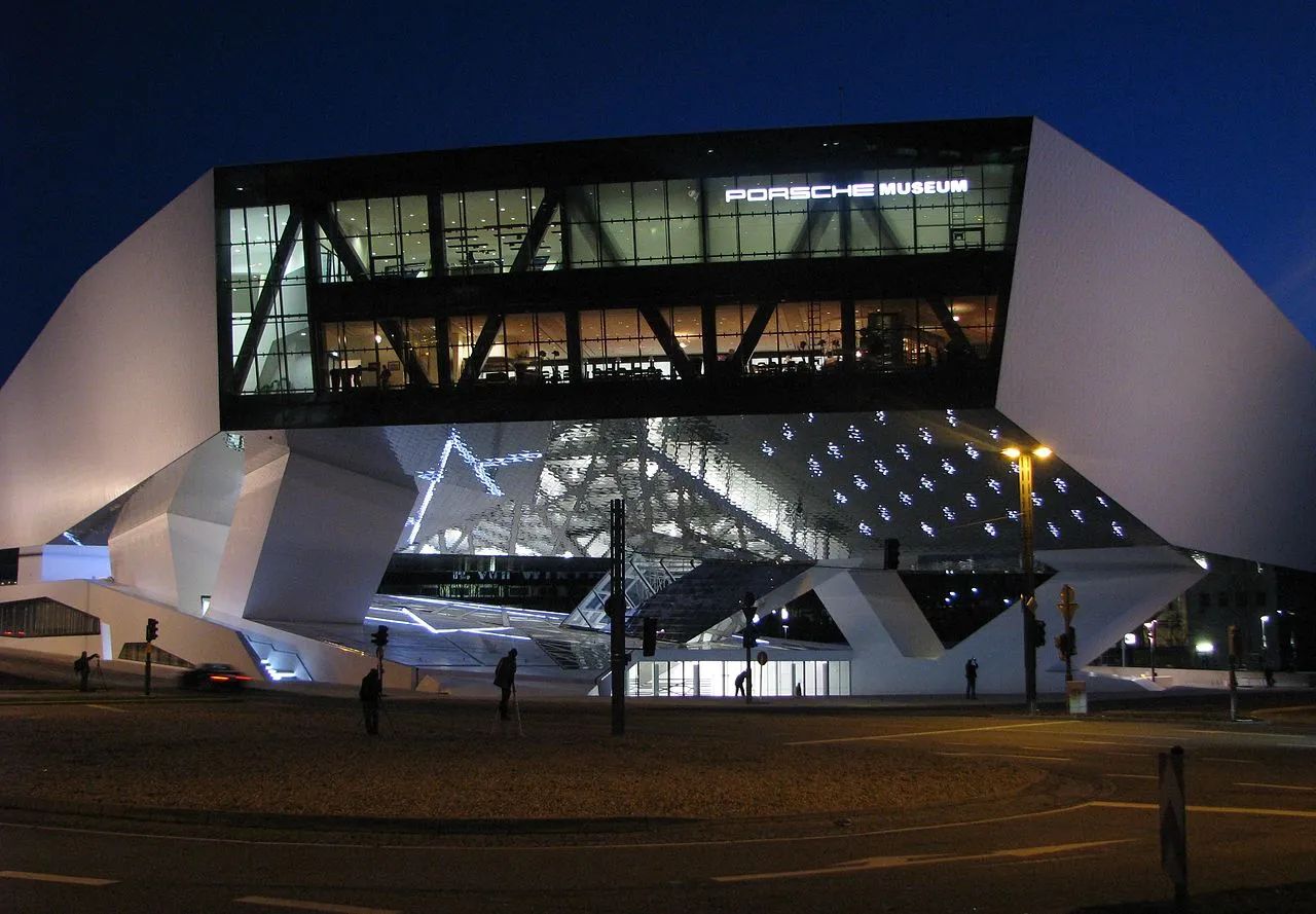 1280px-Porsche-Museum_Main_Entrance.JPG