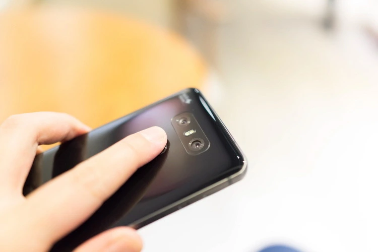 2775F54558E314A2138055