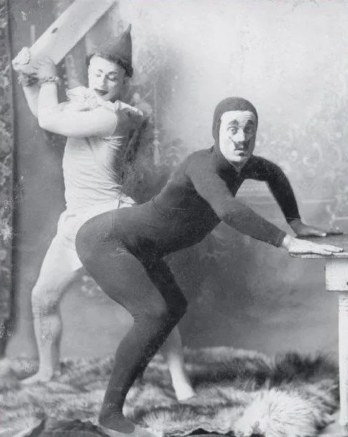 29_Strange_Images_of_Vintage_WTF_That_Prove_People_Have_Been_Weird_Forever.jpg?type=w966