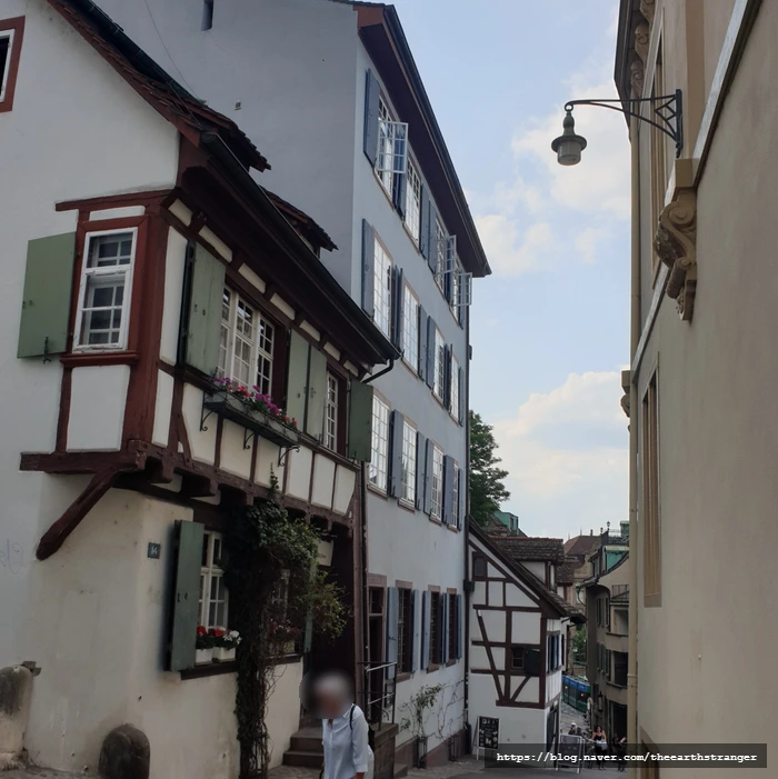 SE-51e1f1e5-f9ac-4881-9f05-a1e374a5d8bc.jpg?type=w773