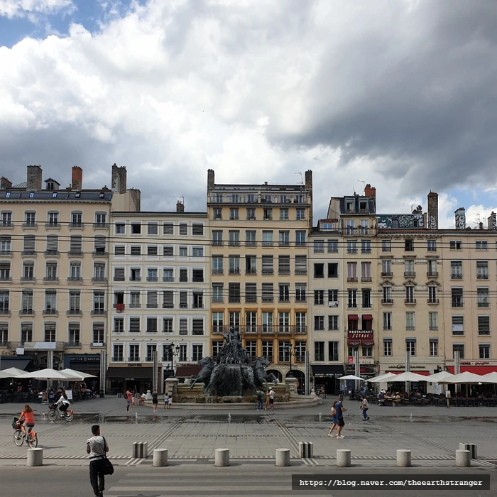 SE-8151646f-317a-11ee-9e6b-b71d504ec059.jpg?type=w773