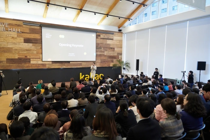 6b495664afb941068d99b1c78891067b