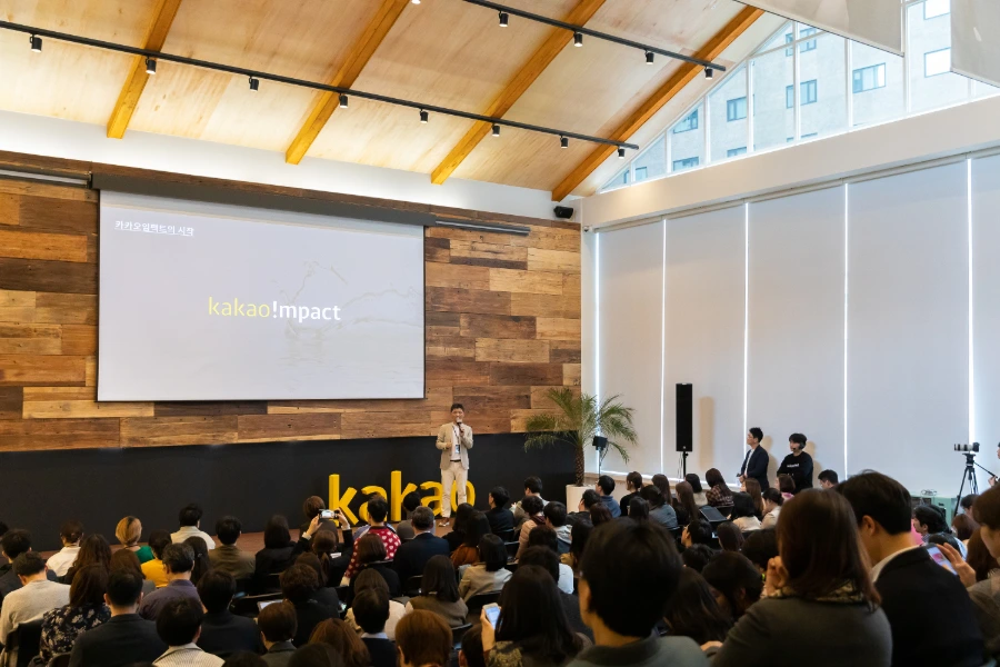 b704fc99e04d48bcad2e649724a3433c