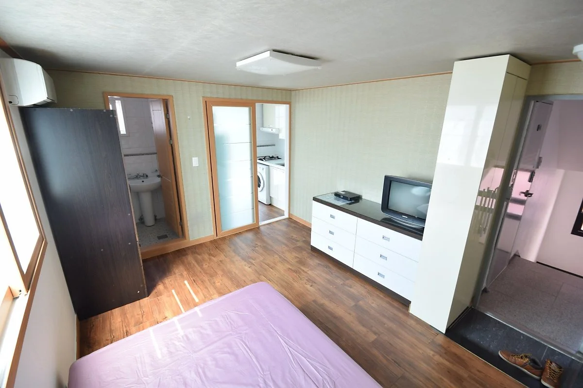 studio-737569_1920.jpg?type=w1200