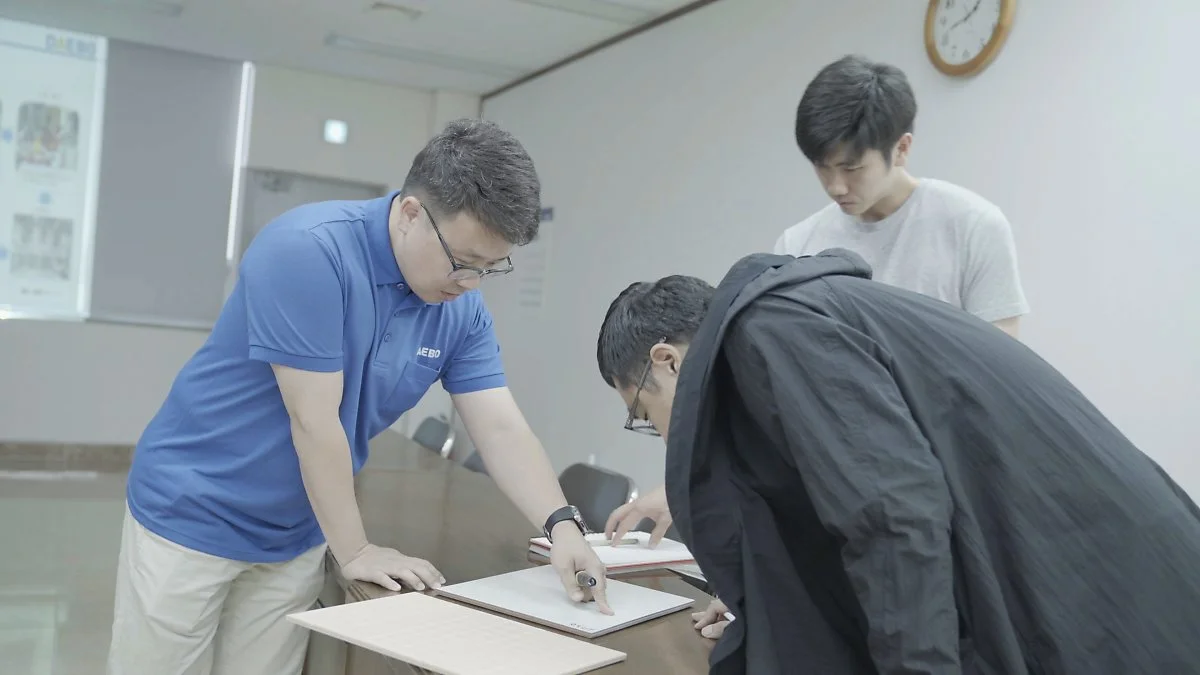 %EB%8C%80%EB%B3%B41.jpg?type=w1200