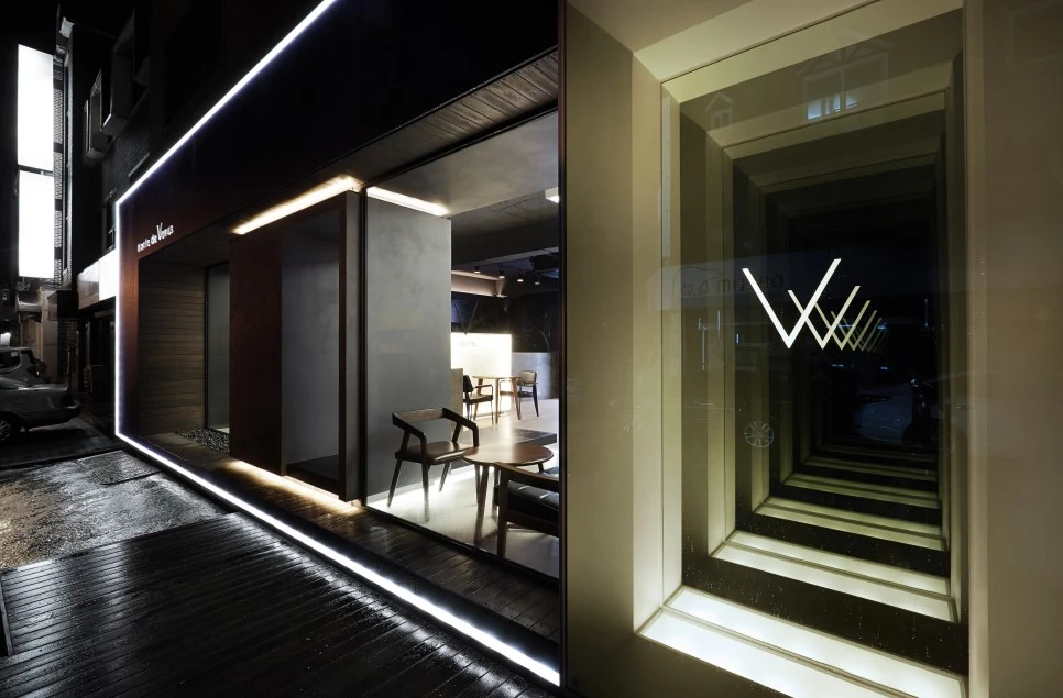 IMG_4684-.jpg?type=w966