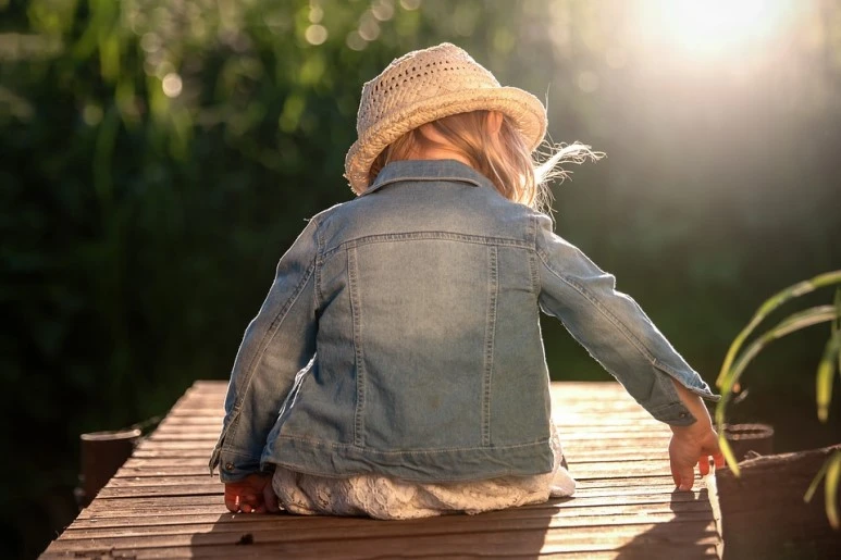 child-3419696_960_720.jpg?type=w773