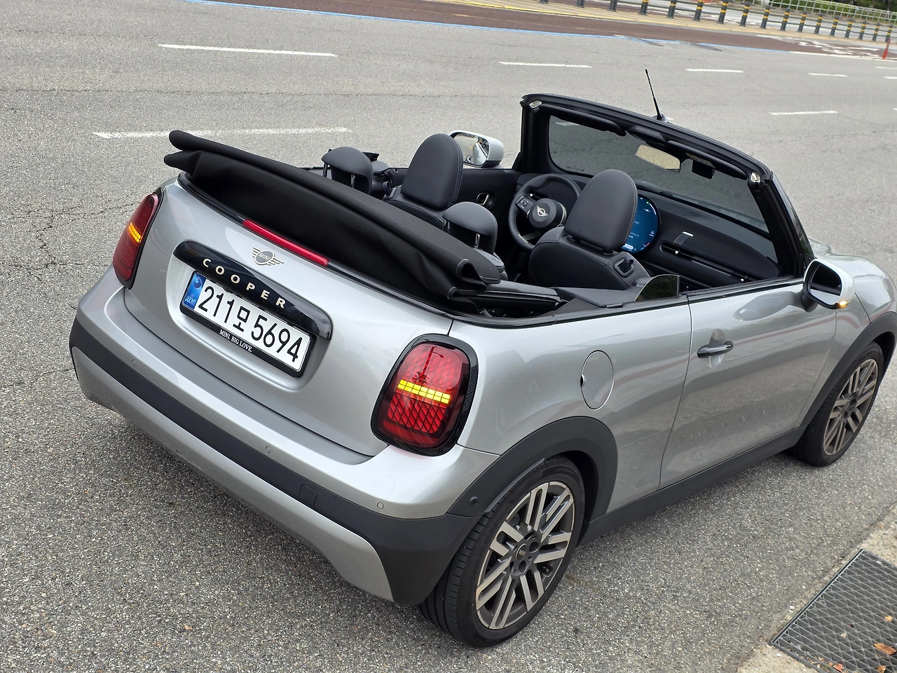 img.jpg?credential=yqXZFxpELC7KVnFOS48ylbz2pIh7yKj8&expires=1764514799&allow_ip=&allow_referer=&signature=NDXxh8AKPWWUp5790lRwszfBhd8%3D