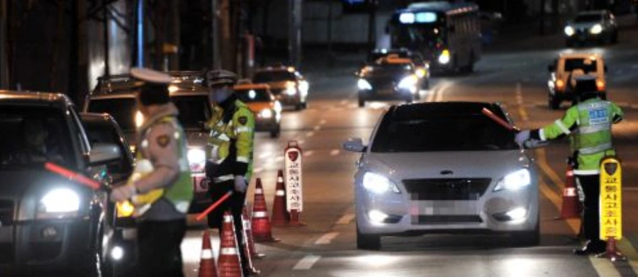 992745495BD9D6E008A1FB