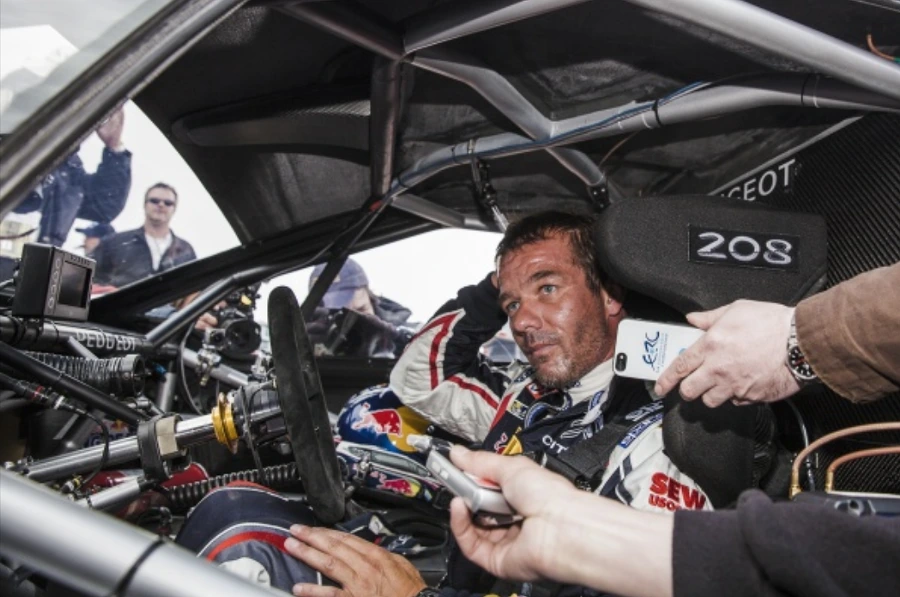 99B9814F5A4995BE1FCADE