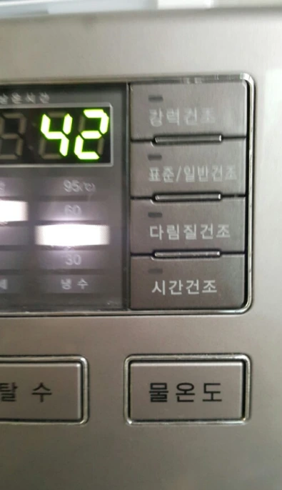 2438854B58C54A5F1D9B06