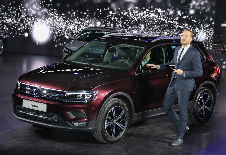 998CFD4B5ADA6BE01ADFF4