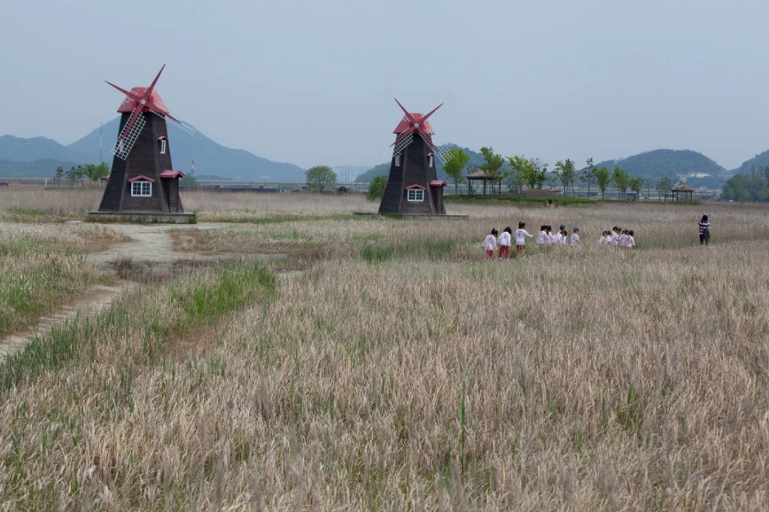 99B70B4C5A3D8425100674