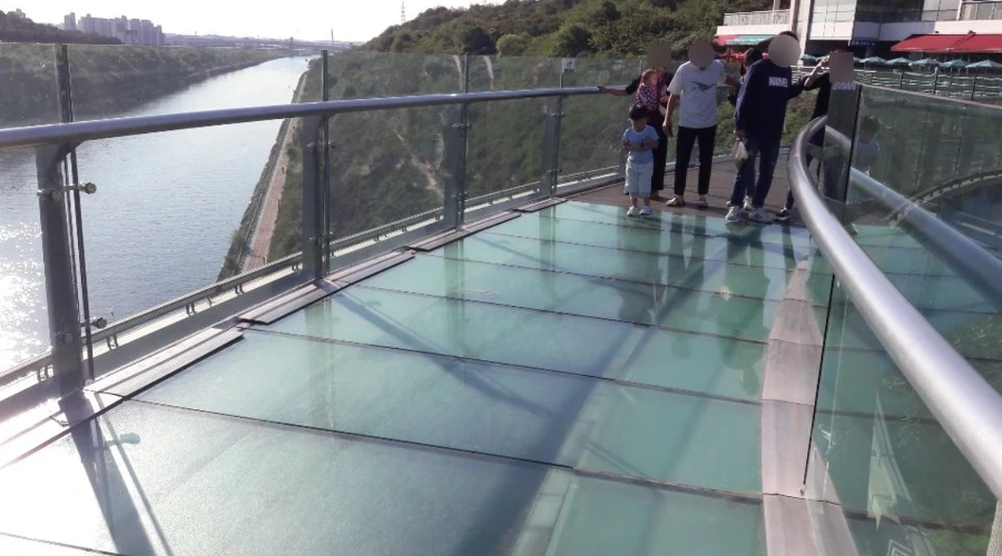 999921335BC0A8153C6282