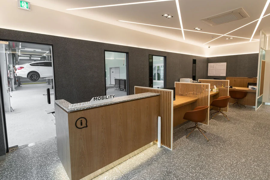 990E55425C75B9AB1682F6