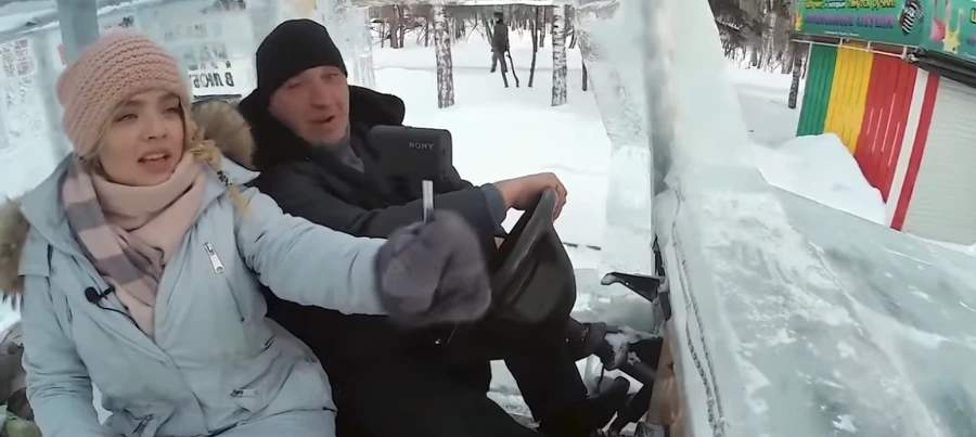 99AF2C425C0B11F9272D58