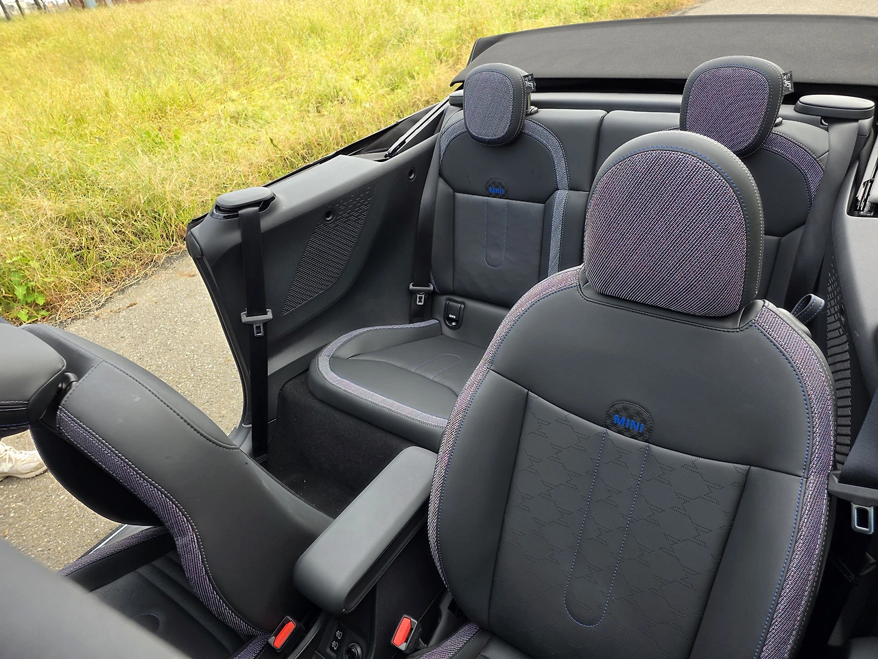 img.jpg?credential=yqXZFxpELC7KVnFOS48ylbz2pIh7yKj8&expires=1764514799&allow_ip=&allow_referer=&signature=3DmJ%2FDlRnWdSyA8GZhOj7sQuIg4%3D