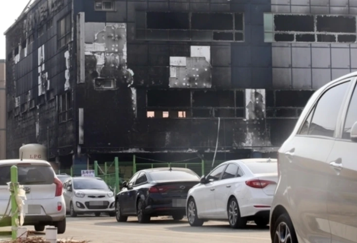 99EB774E5A63E1AF1C7D09