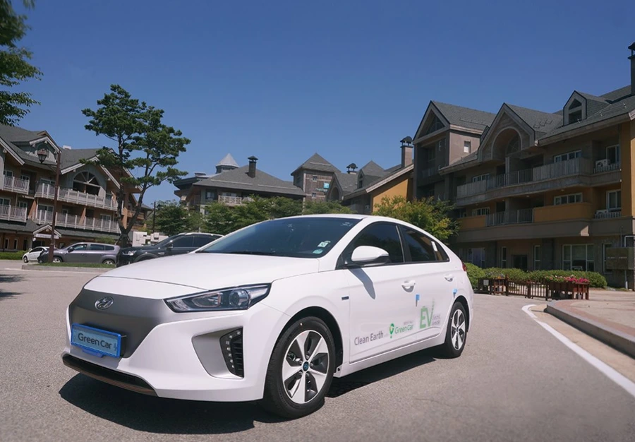 99E0D3455BE61B2F2BA403