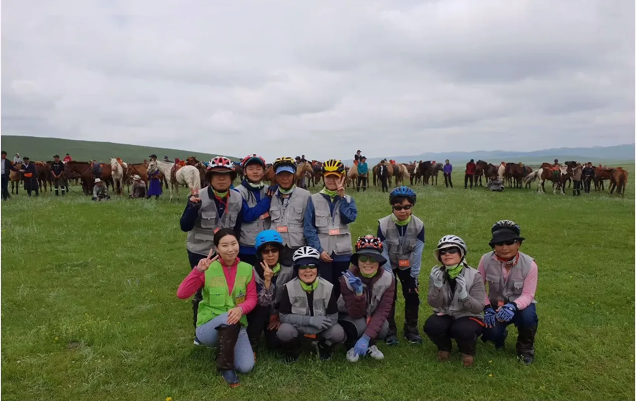 3일차_승마대기중인 우리조.JPG