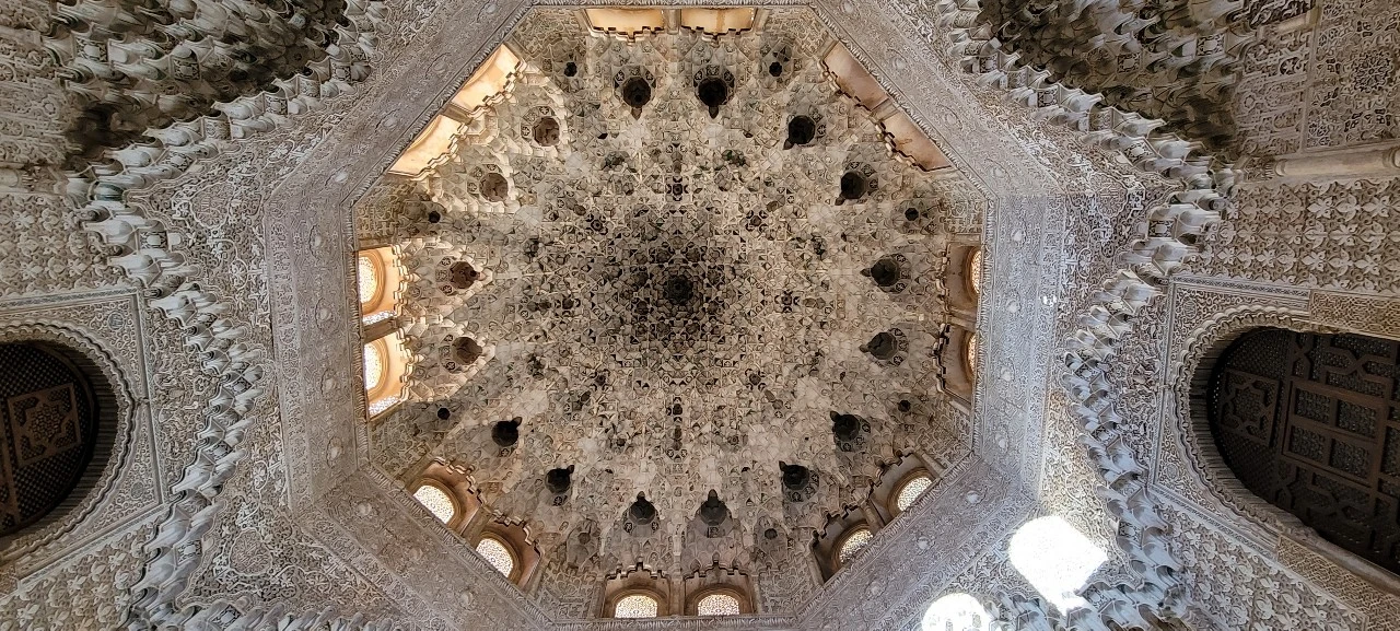 자매의 방 천장 별.jpeg