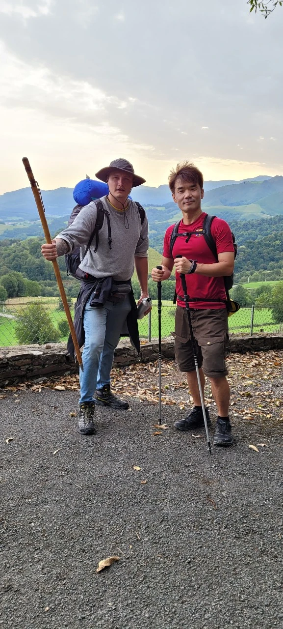 아더와 한컷.jpeg