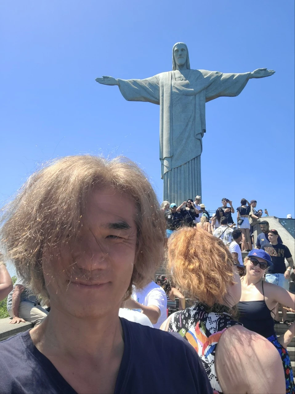 예수상과 내 미소.jpeg