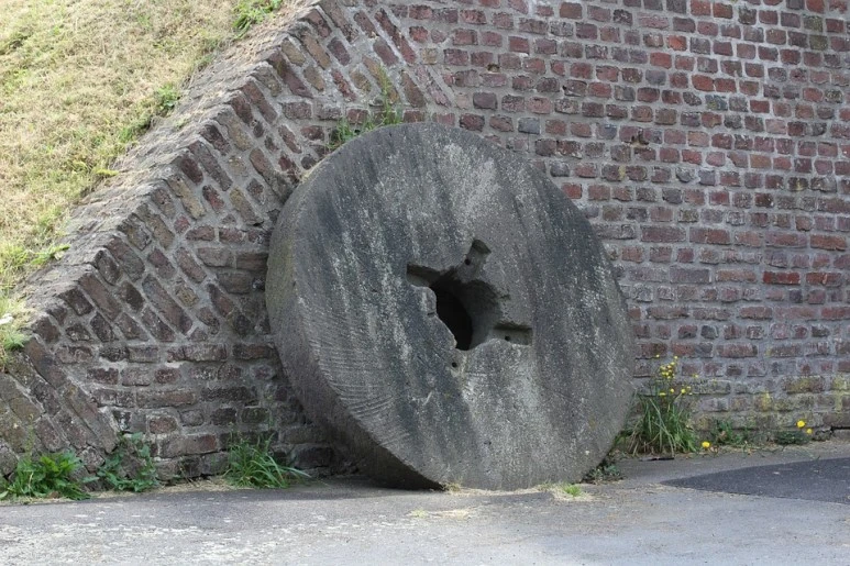 millstone-897112_960_720.jpg?type=w773