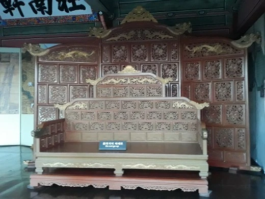 i_gjbUd018svc14klq8hi9gxjp_e4yr2x.jpg?type=w520