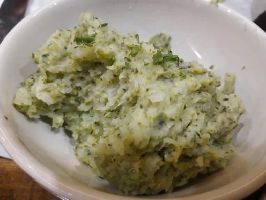 g_dc3Ud018svc8j0u7a06amh0_e4yr2x.jpg?type=w520