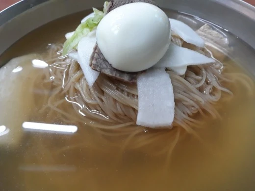 9_9i1Ud018svc19ev6ofzdzc4s_e4yr2x.jpg?type=w520