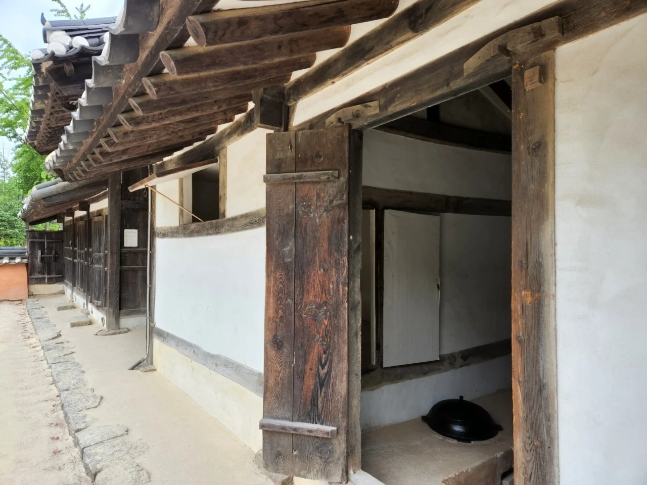 6_gdcUd018svc171h0zzcn7b95_e4yr2x.jpg?type=e1920_std