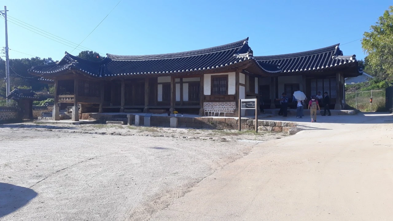 9_i64Ud018svc1mz5c6qr3pa6t_e4yr2x.jpg?type=e1920_std