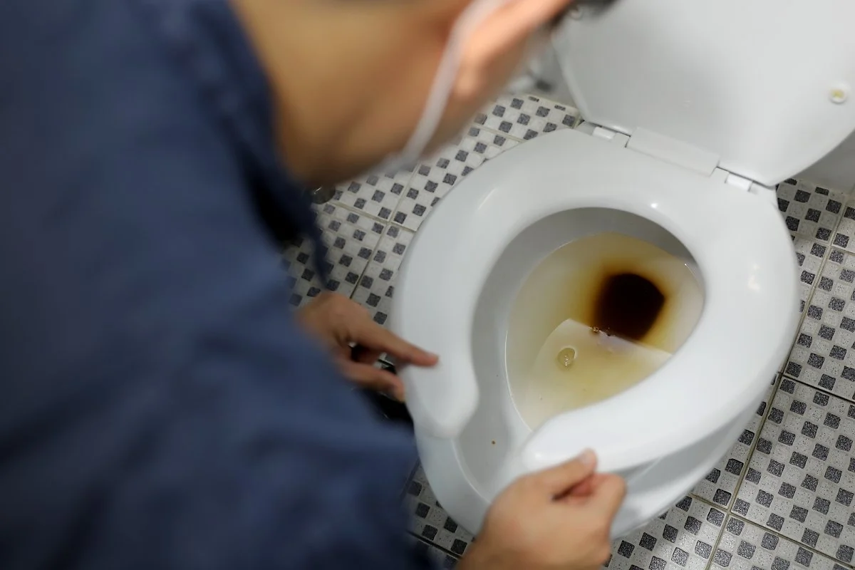 %EC%82%AC%EC%A7%84_%EC%B9%98%EC%A7%88%EC%9D%80_%EB%B3%B4%ED%86%B5_%EC%84%A0%ED%99%8D%EC%83%89_%ED%98%88%EB%B3%80%EC%9D%B4%EC%A7%80%EB%A7%8C%2C_%EB%8C%80%EC%9E%A5%EC%B6%9C%ED%98%88%EC%9D%80_%E2%80%98%EA%B2%80%EB%B6%89%EC%9D%80_%EC%83%89%E2%80%99.jpg?type=w1200