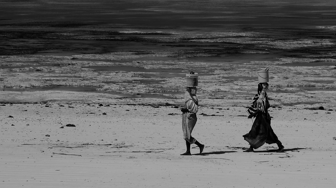 7. 해변의 여인들1.JPG