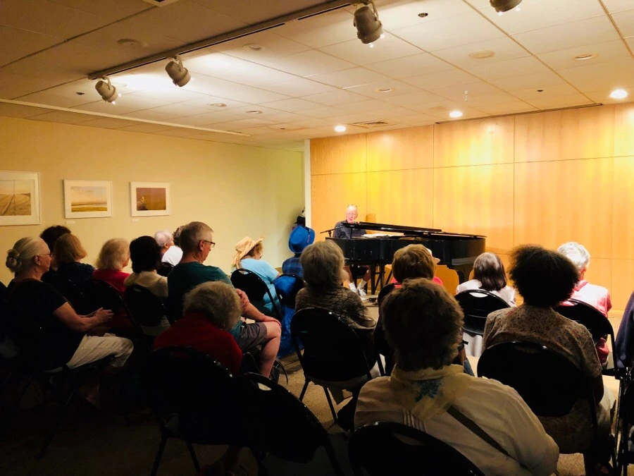 IMG_8918.jpg?type=w966