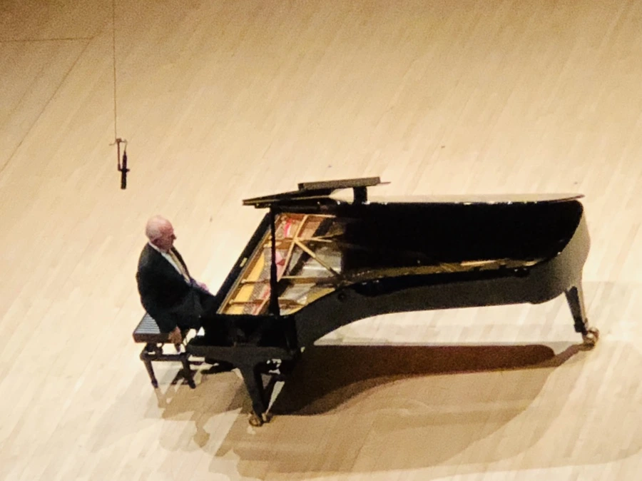 IMG_2554.jpg?type=w966