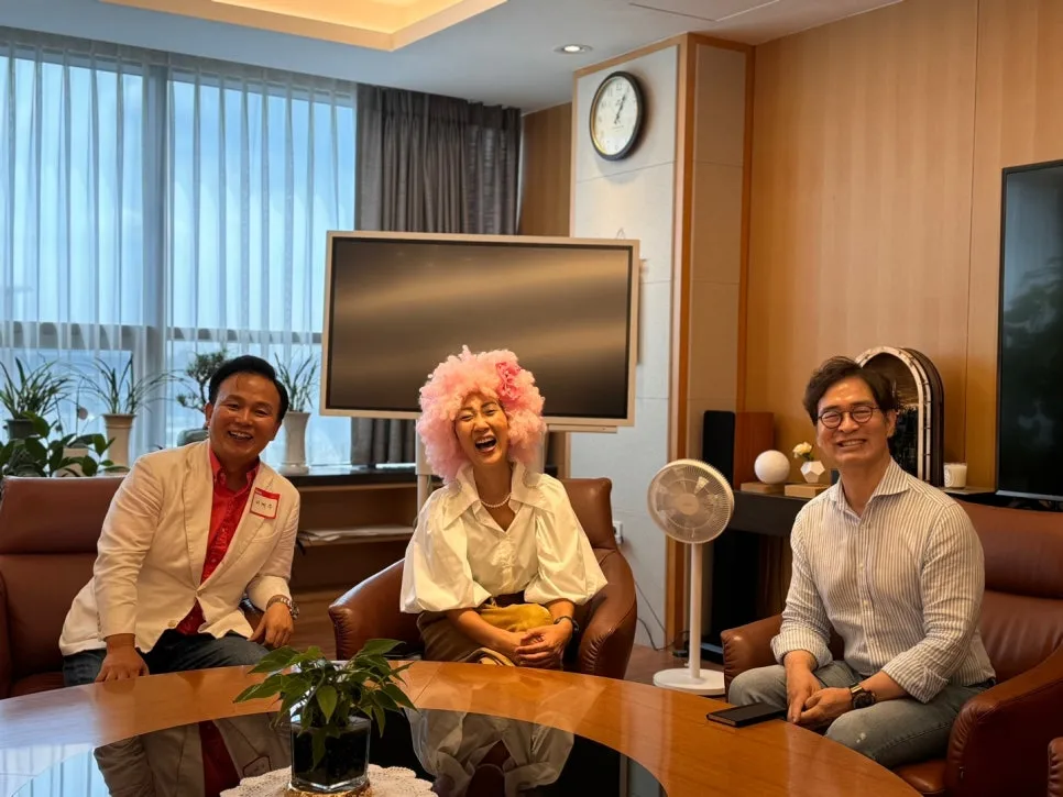 %EC%9D%B4%EA%B3%84%EC%9A%B0_%ED%9A%8C%EC%9E%A5%EB%8B%98_3.jpg?type=w966