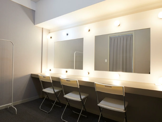 %ED%98%B8%EB%A6%AC%EC%A6%8C3.png?type=w966