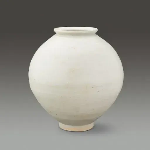 October-Auctions-in-Korea-18th-Century-Moon-Jar-Could-Sell-for-2.58M-1.webp