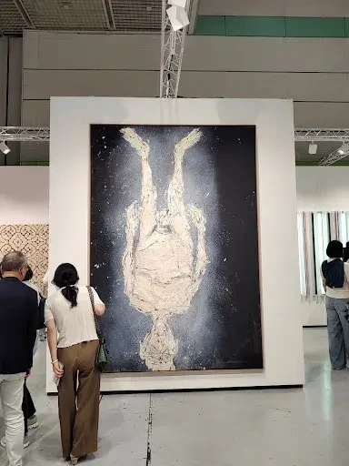 2023-Frieze-Seoul-Full-of-Attractions-Seoul-Shows-Potential-as-Asian-Art-Market-Hub-2.webp